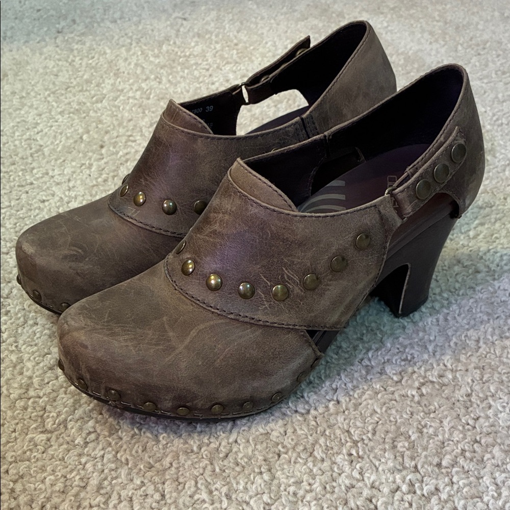 Dansko Ryder studded clogs size 39 NWT